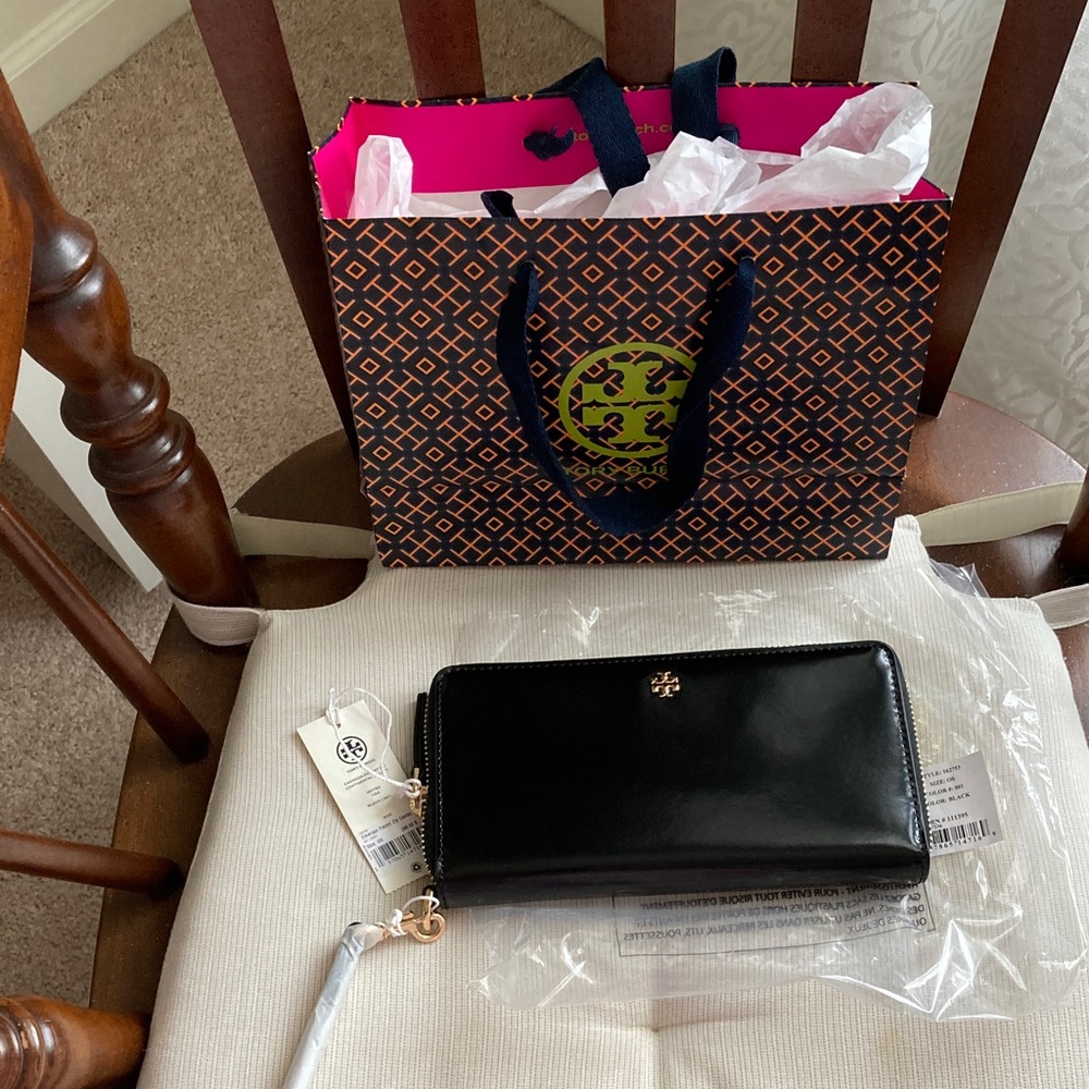 Tory Burch Black Leather Zip Wallet